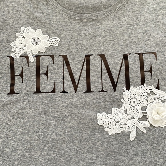 RD Style top with Floral Lace Appliqué and Femme graphic. Size M - Picture 5 of 7